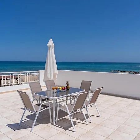 Azure Seaside Apts * Magnisia