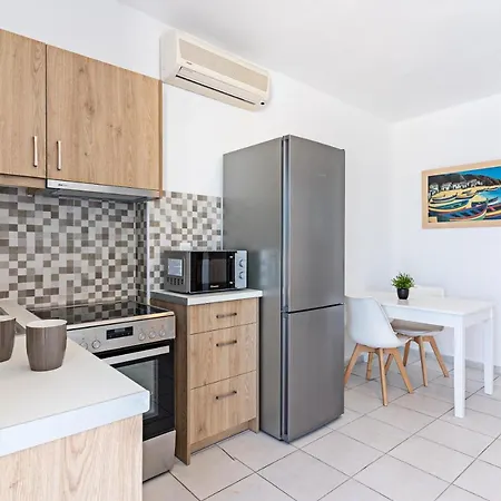 Azure Seaside Apts Magnisia