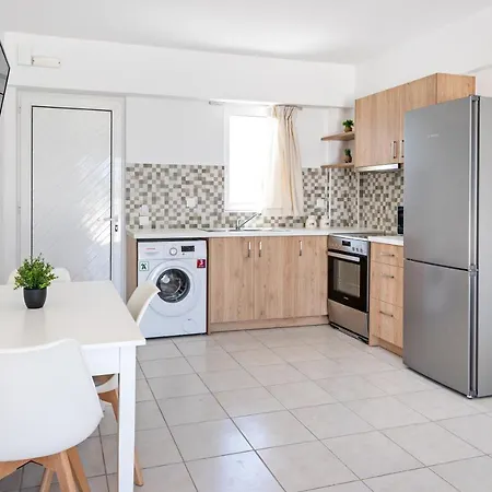 דירה Azure Seaside Apts