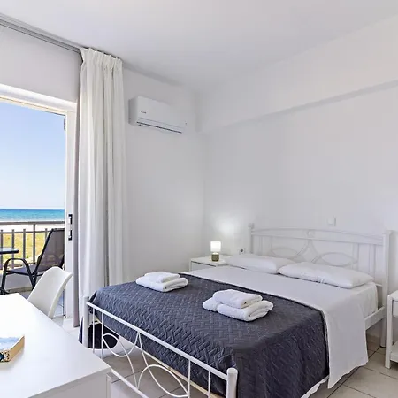 דירה Azure Seaside Apts *