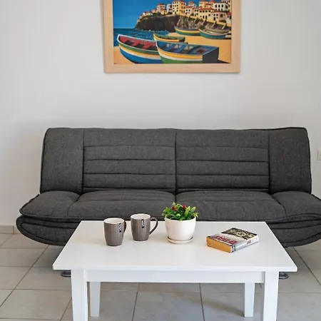 Azure Seaside Apts דירה *
