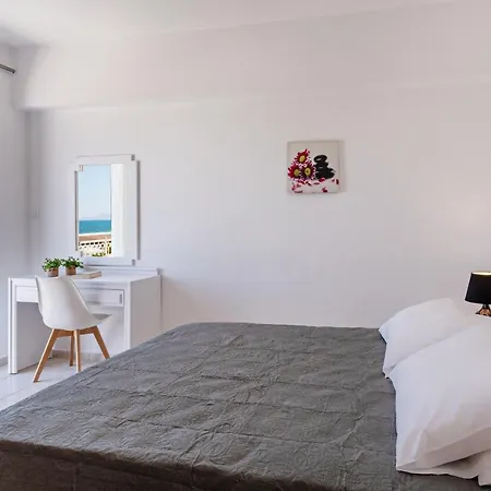 Azure Seaside Apts Magnisía